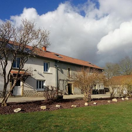Chambres D'Hotes Quatre Mains Saint-Priest-des-Champs Buitenkant foto