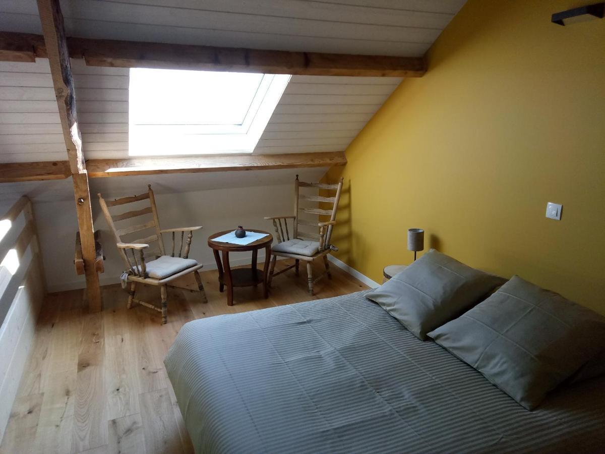 Chambres D'Hotes Quatre Mains Saint-Priest-des-Champs Buitenkant foto
