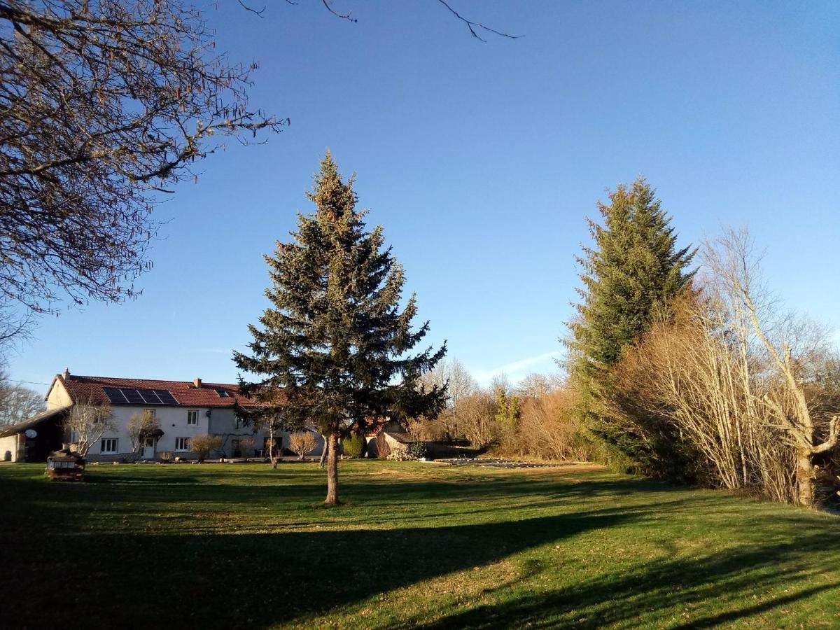 Chambres D'Hotes Quatre Mains Saint-Priest-des-Champs Buitenkant foto