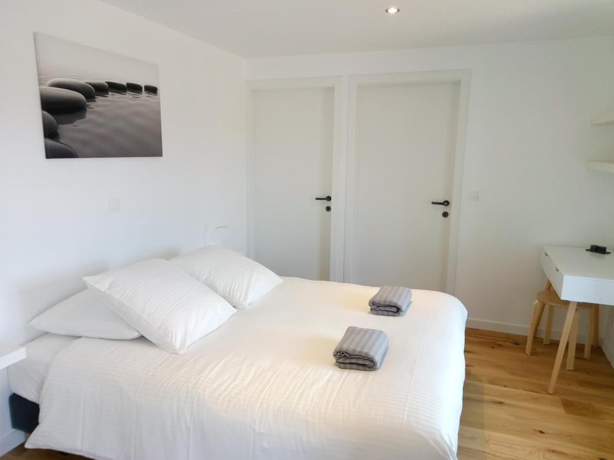 Chambres D'Hotes Quatre Mains Saint-Priest-des-Champs Buitenkant foto