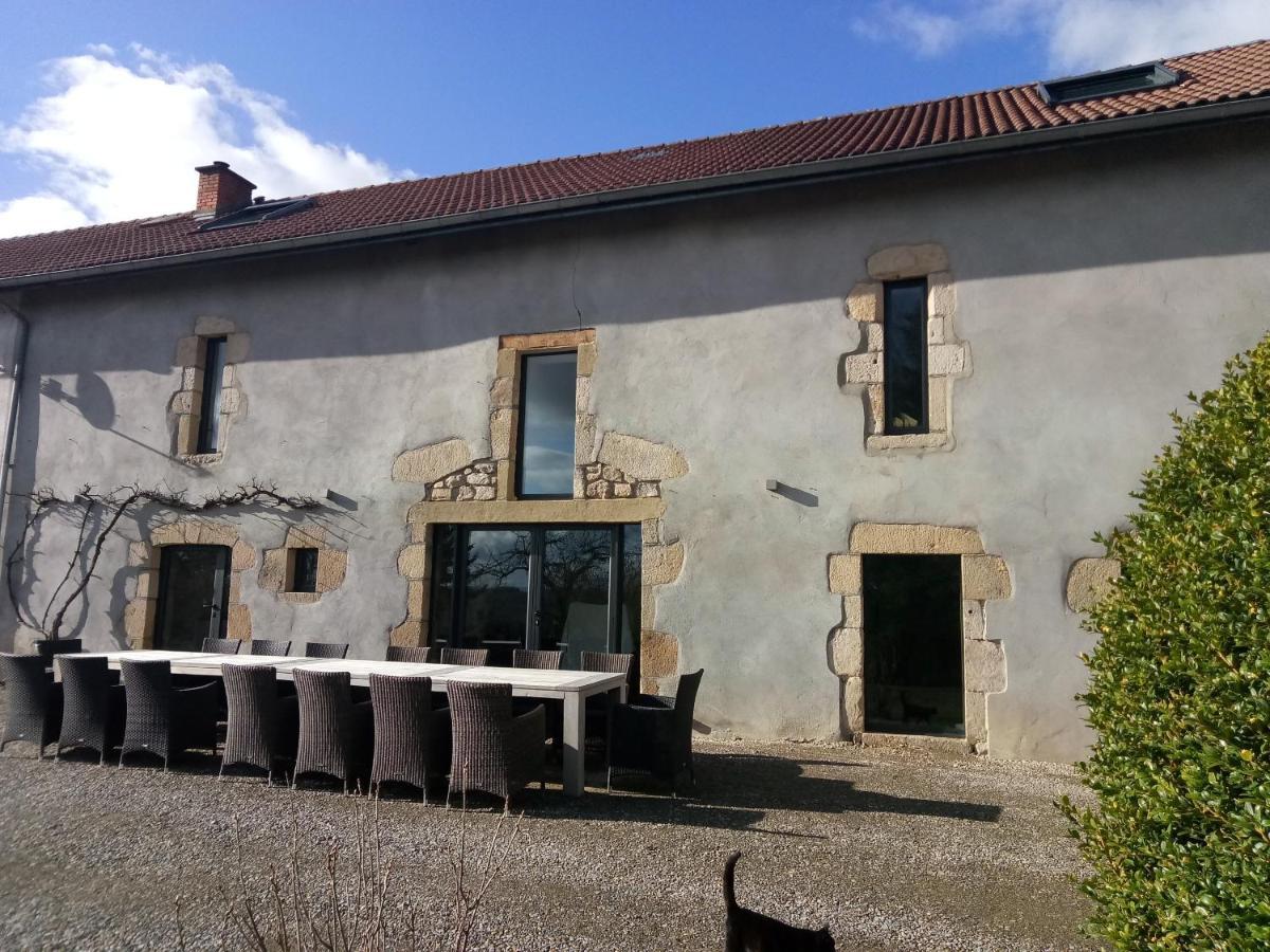 Chambres D'Hotes Quatre Mains Saint-Priest-des-Champs Buitenkant foto